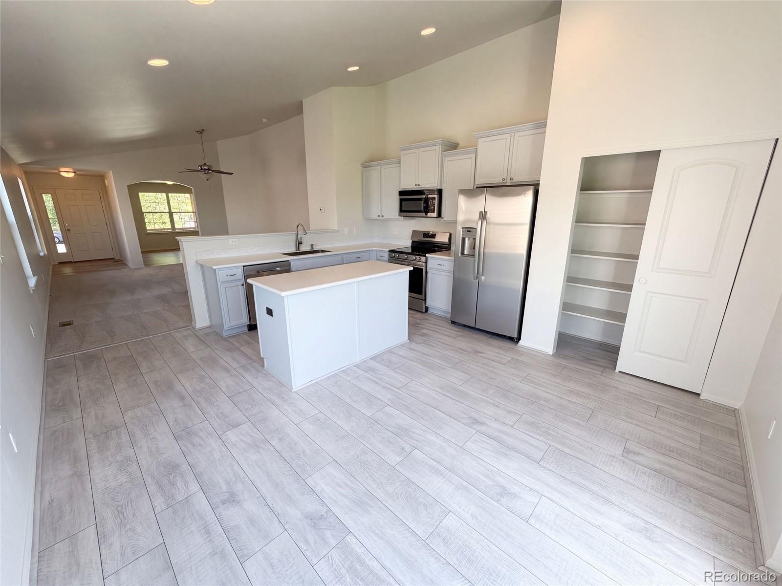 MLS Image #10 for 10273  olathe street,commerce city, Colorado