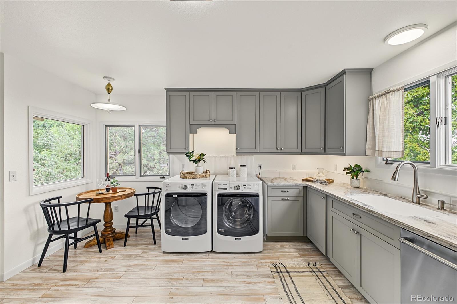 MLS Image #10 for 2555  queen street,denver, Colorado
