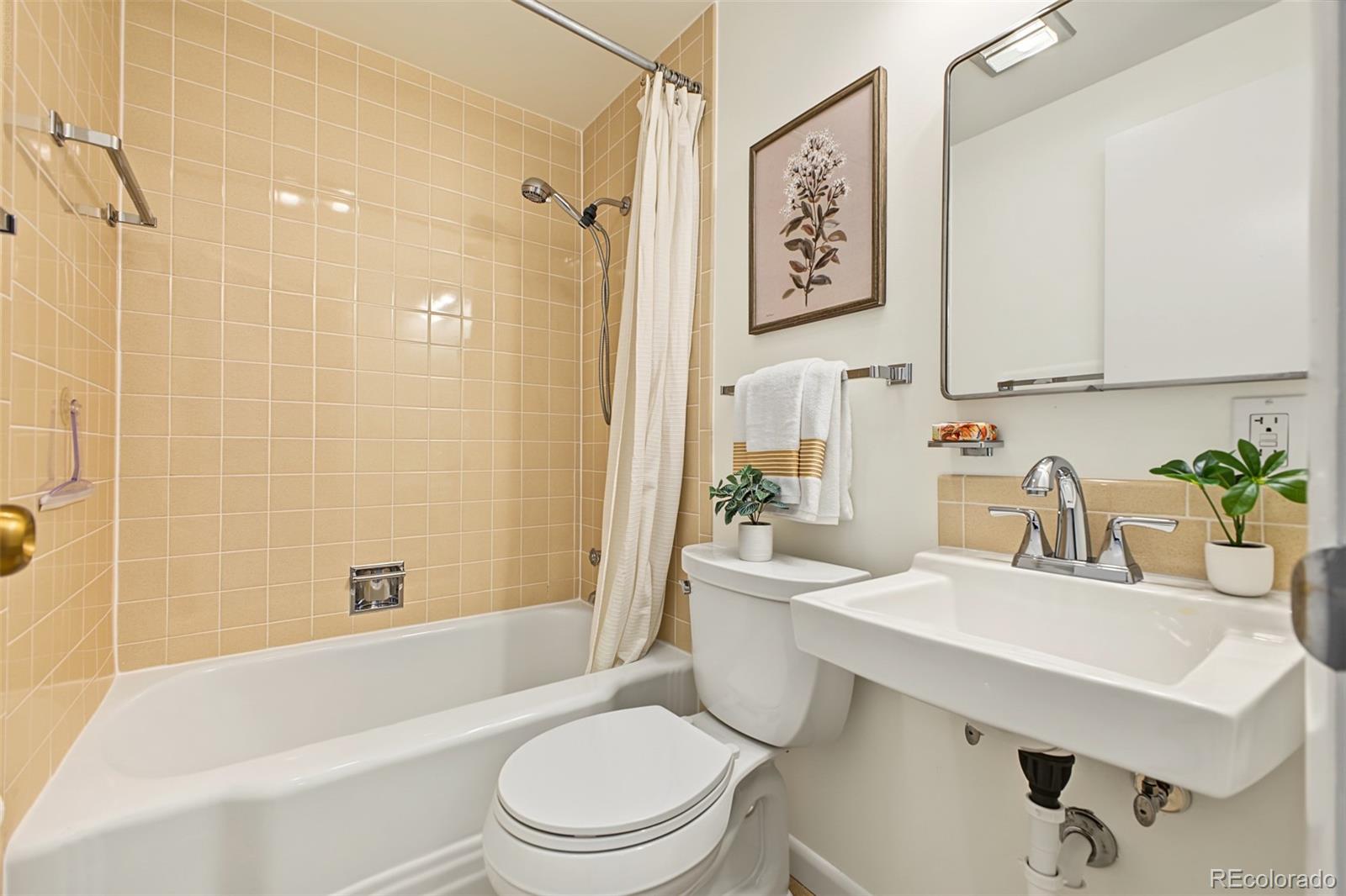 MLS Image #16 for 2555  queen street,denver, Colorado
