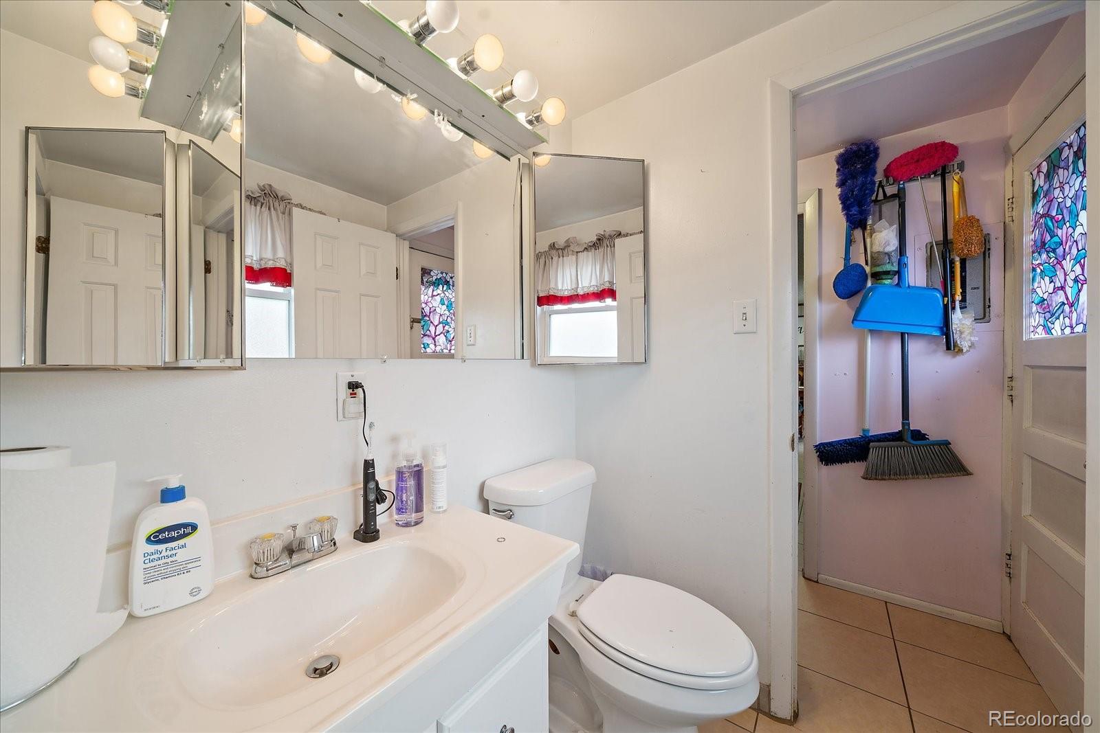 MLS Image #11 for 1021 e 83rd place,denver, Colorado