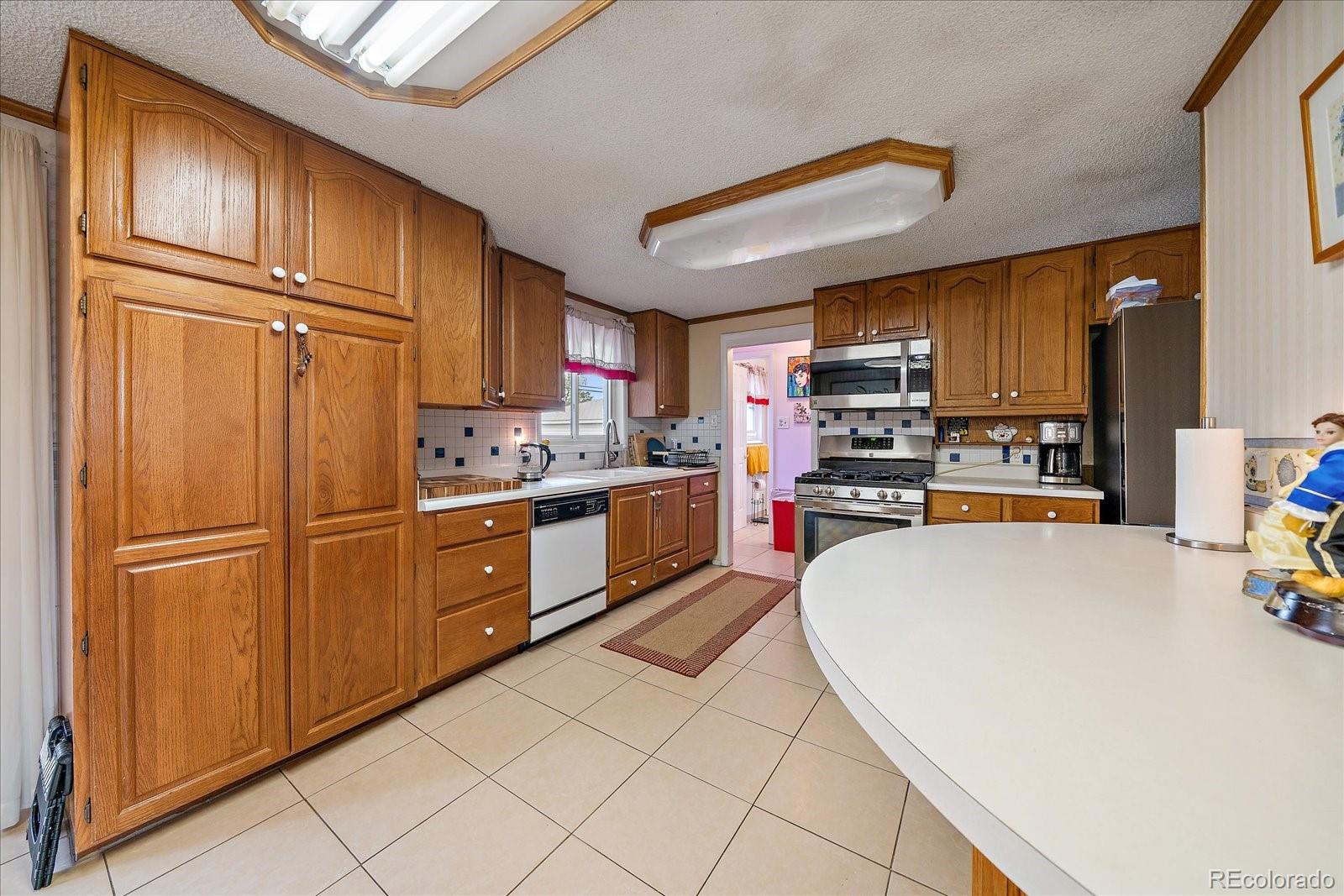 MLS Image #7 for 1021 e 83rd place,denver, Colorado