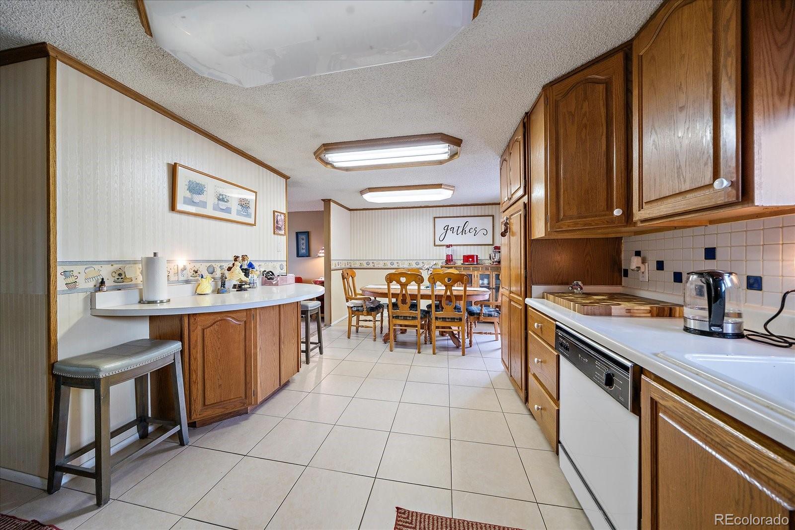 MLS Image #9 for 1021 e 83rd place,denver, Colorado