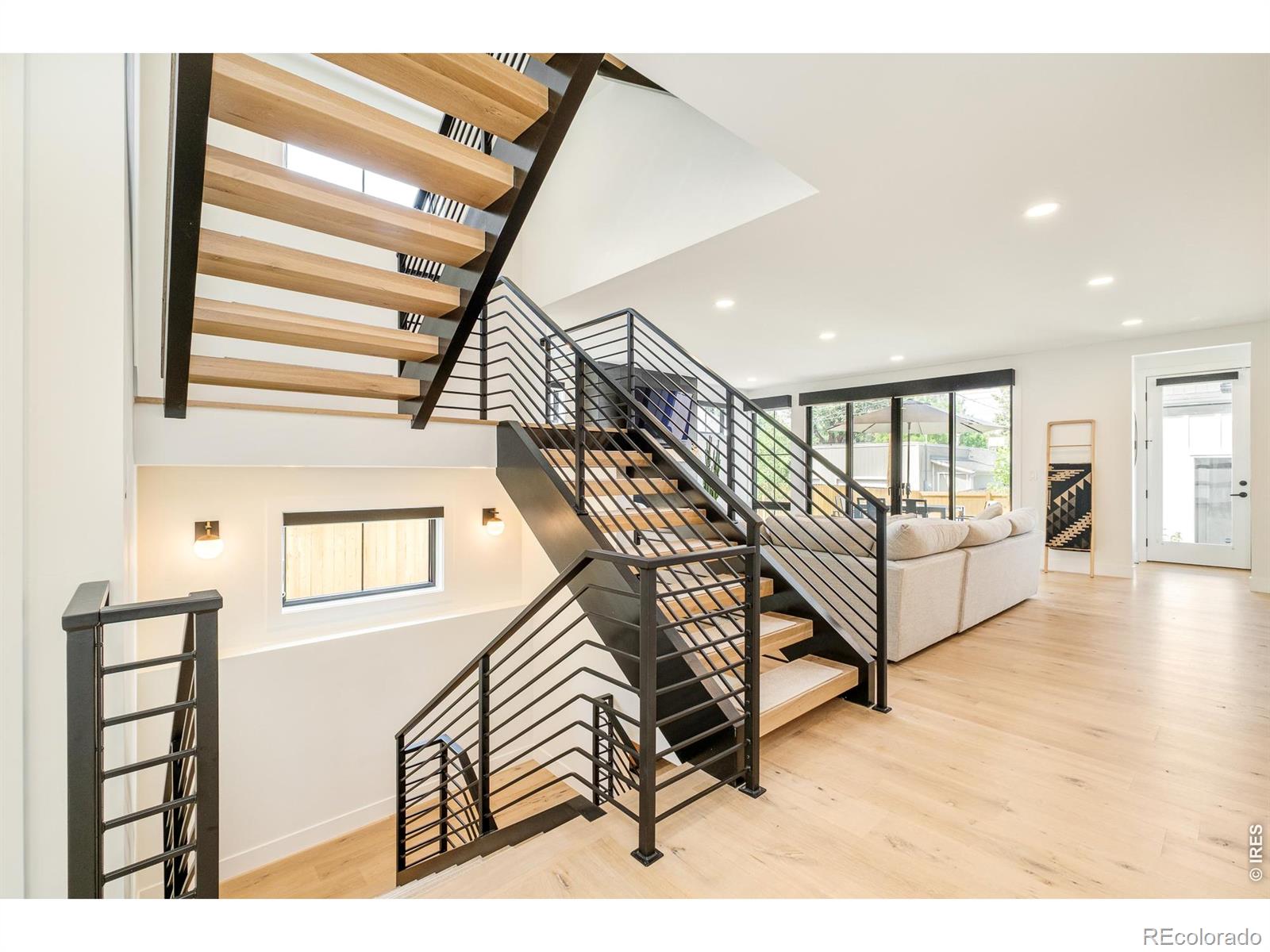 MLS Image #12 for 2485  oak street,denver, Colorado