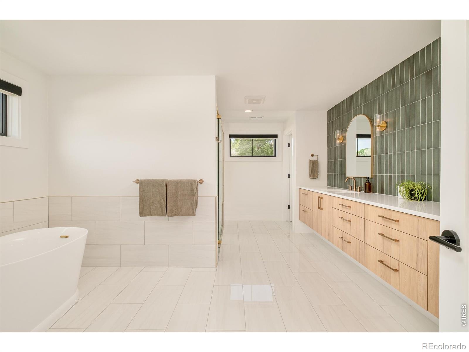 MLS Image #15 for 2485  oak street,denver, Colorado