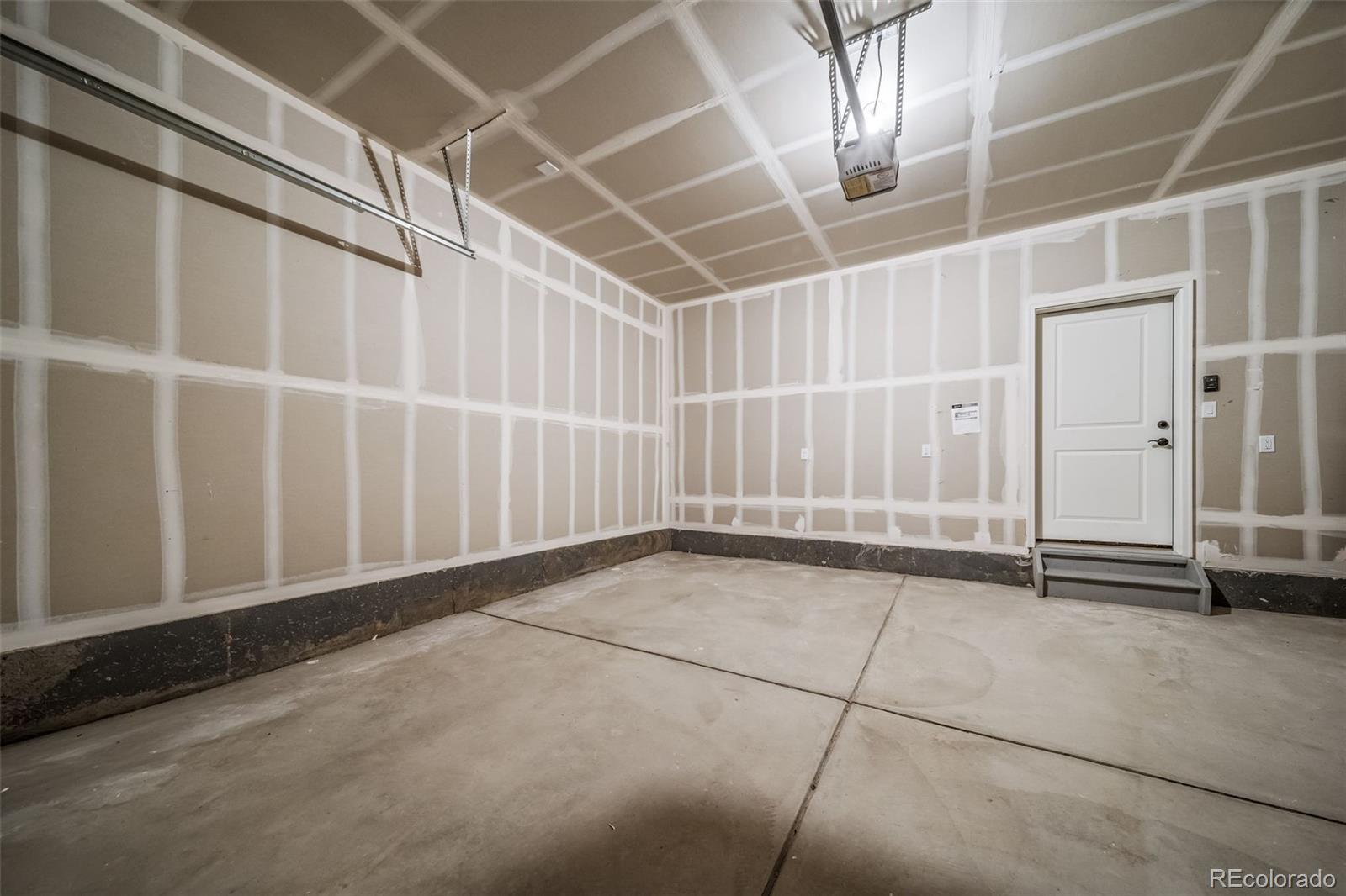 MLS Image #32 for 22204 e 49th place,aurora, Colorado