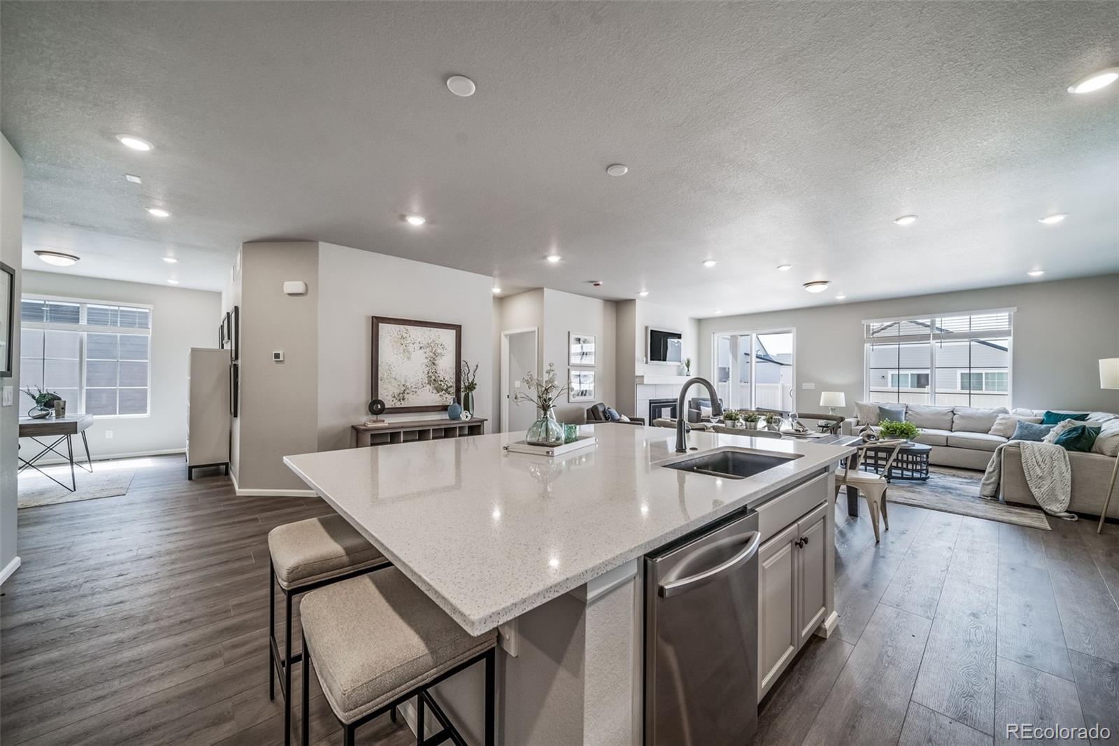 MLS Image #5 for 22204 e 49th place,aurora, Colorado