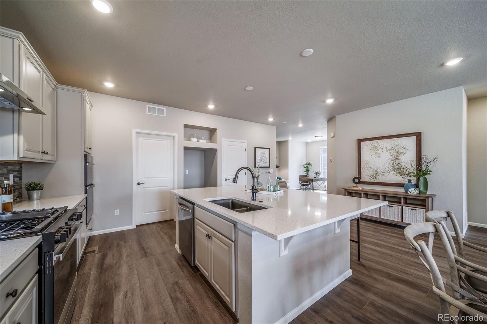 MLS Image #6 for 22204 e 49th place,aurora, Colorado