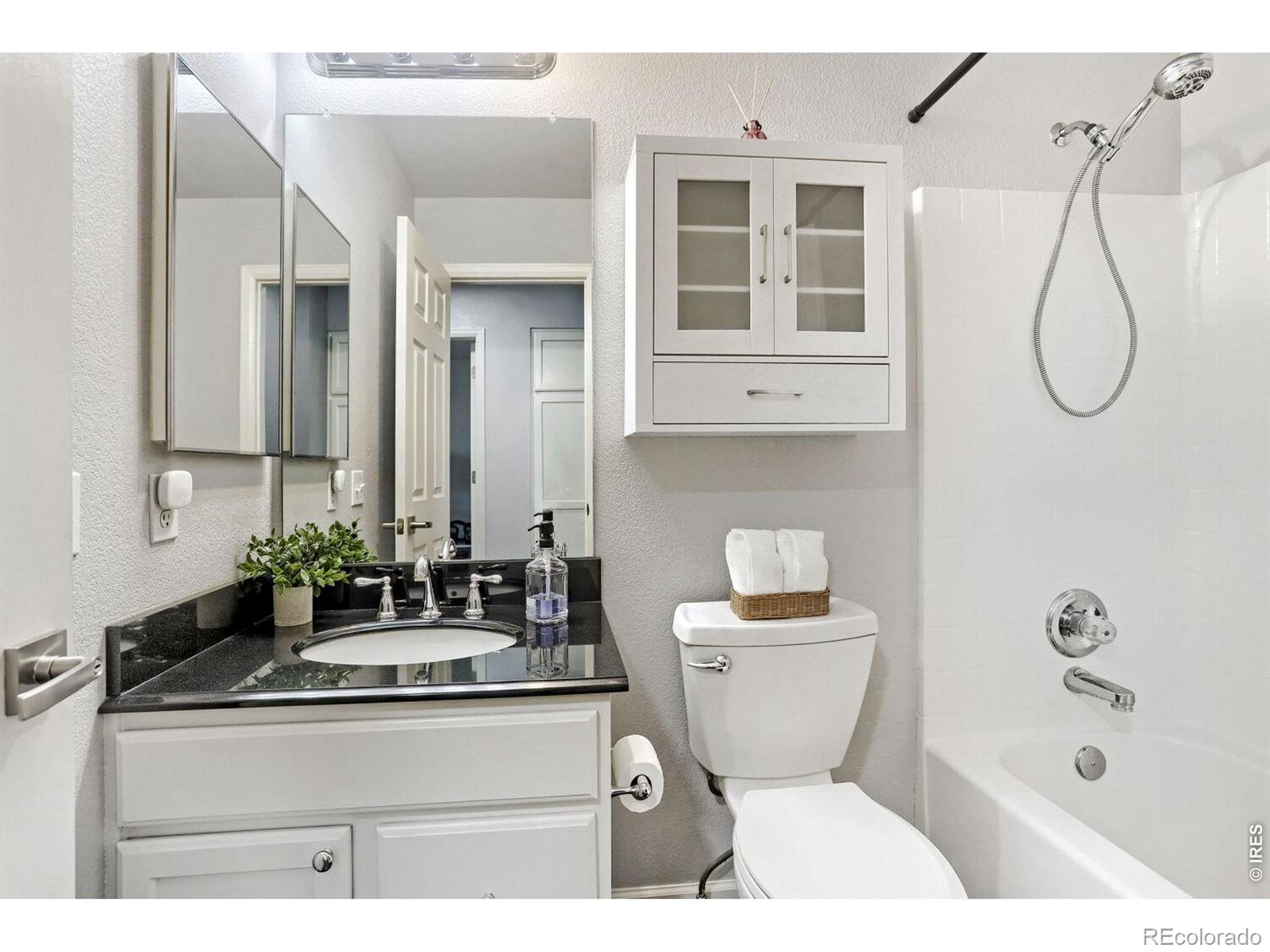 MLS Image #18 for 4033 w kenyon avenue,denver, Colorado