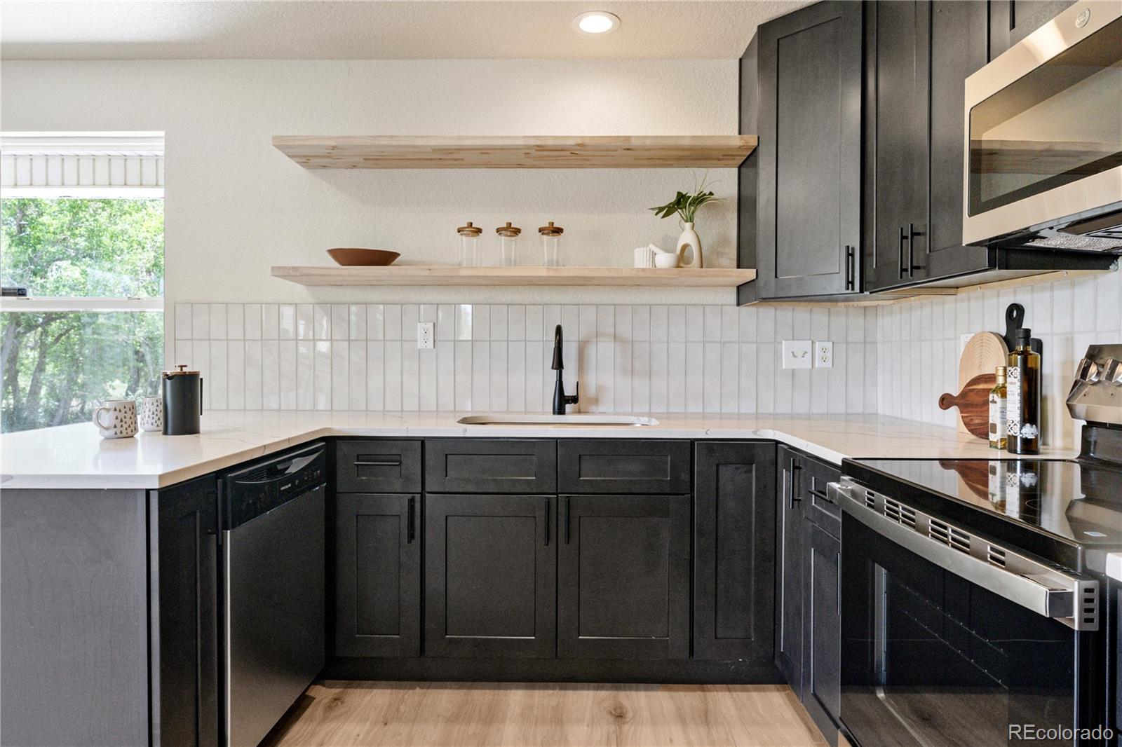 MLS Image #2 for 7810 s kittredge circle,englewood, Colorado