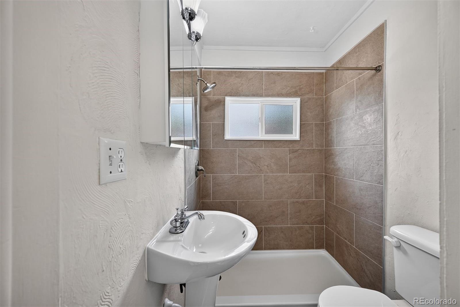 MLS Image #10 for 1027 s quitman street,denver, Colorado