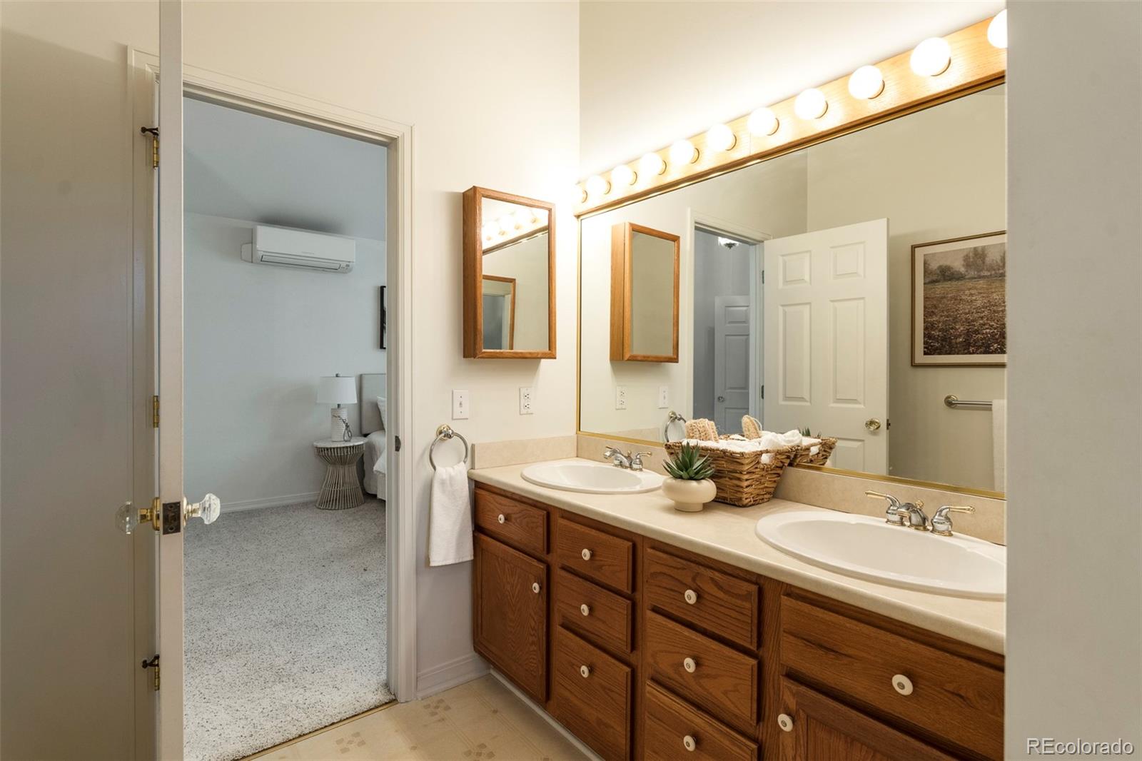 MLS Image #18 for 2575 s washington street,denver, Colorado