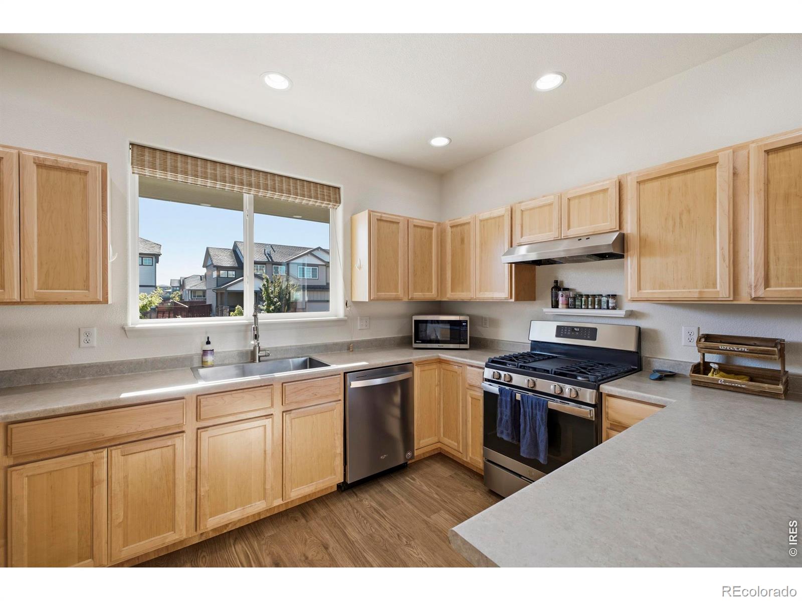 MLS Image #10 for 1662  thrive drive,windsor, Colorado