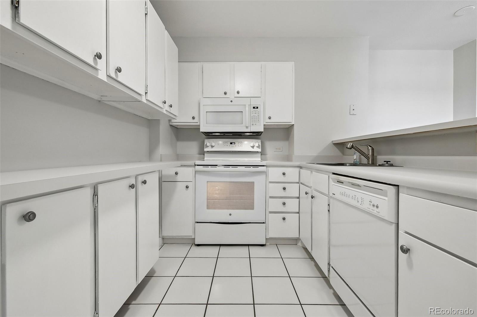 MLS Image #4 for 480 s marion parkway,denver, Colorado
