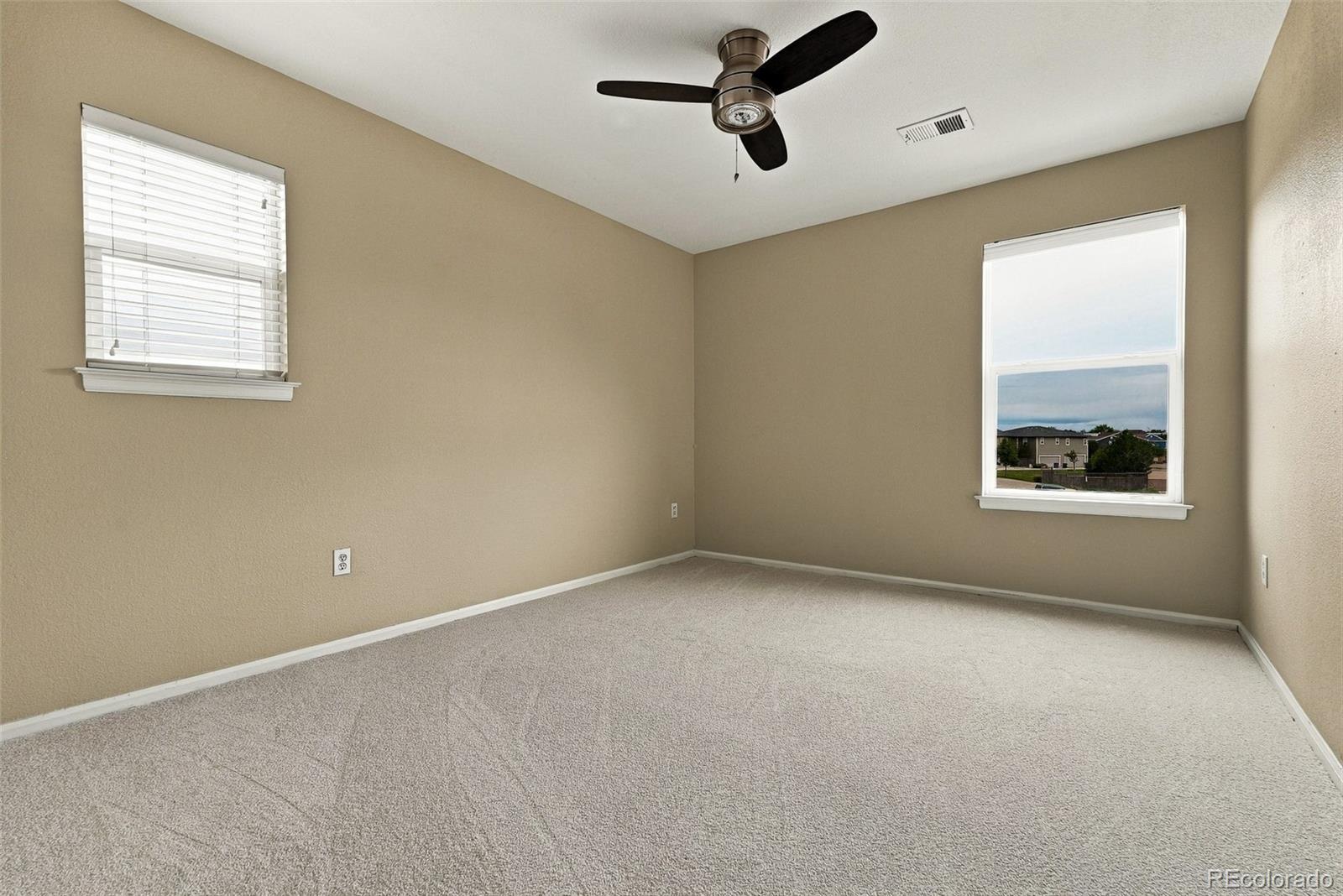 MLS Image #16 for 2507  central park boulevard,denver, Colorado