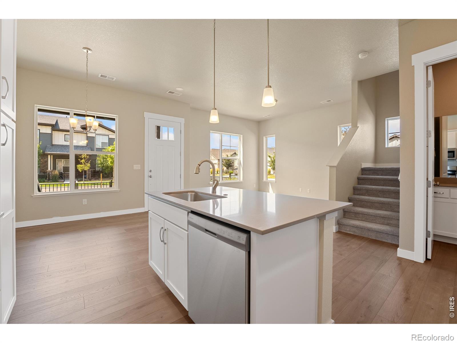 MLS Image #10 for 420  high point drive,longmont, Colorado