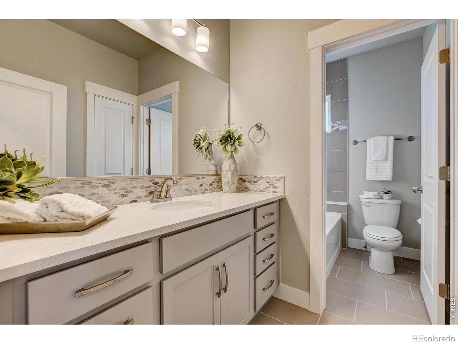MLS Image #14 for 160  high point drive,longmont, Colorado