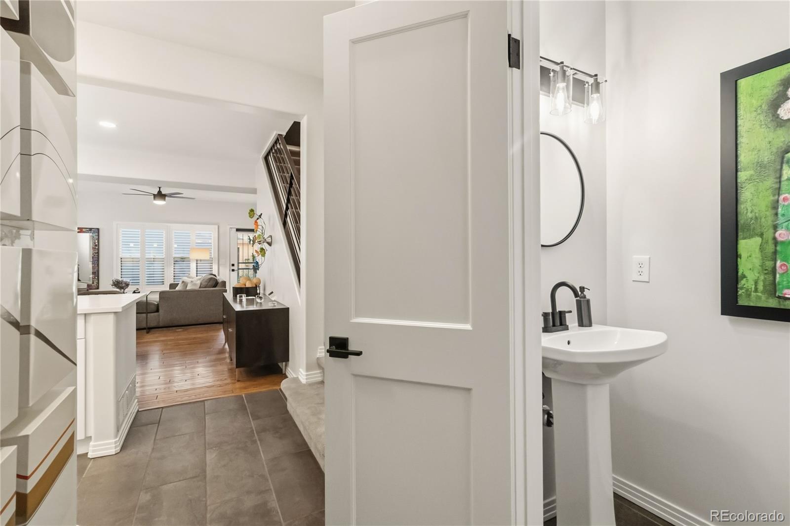 MLS Image #15 for 916  ivanhoe street,denver, Colorado