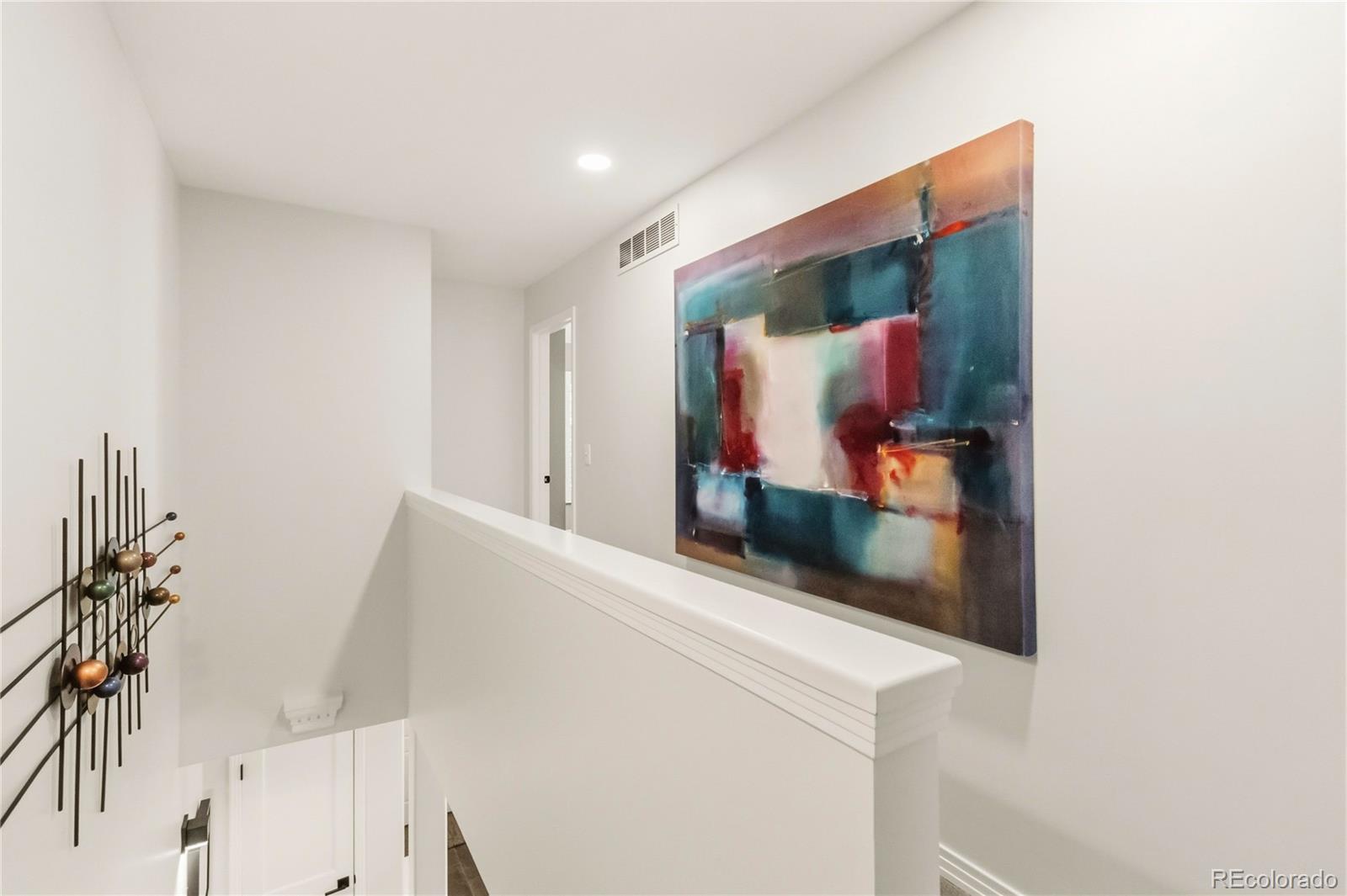 MLS Image #18 for 916  ivanhoe street,denver, Colorado