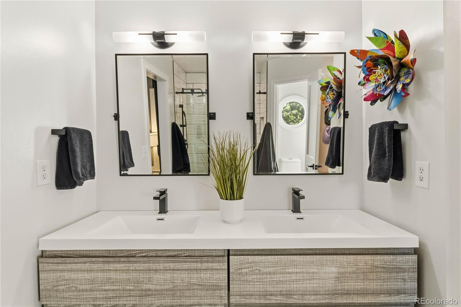 MLS Image #23 for 916  ivanhoe street,denver, Colorado
