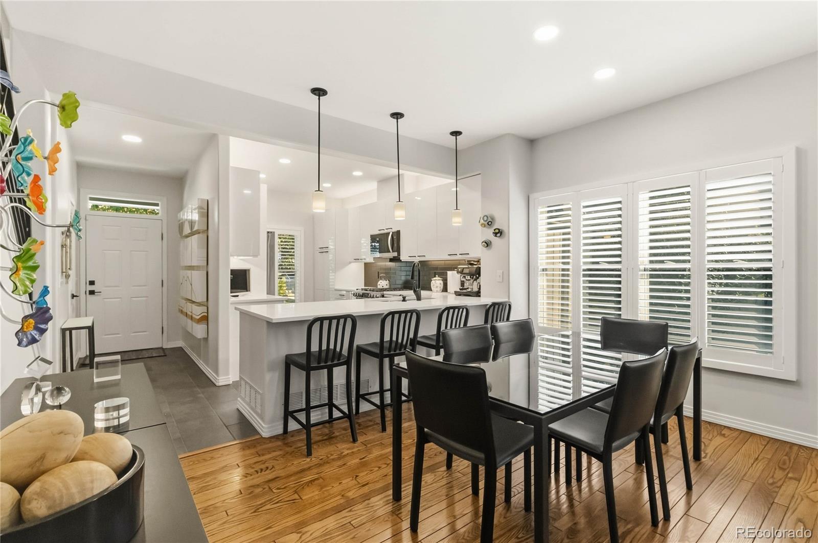 MLS Image #7 for 916  ivanhoe street,denver, Colorado