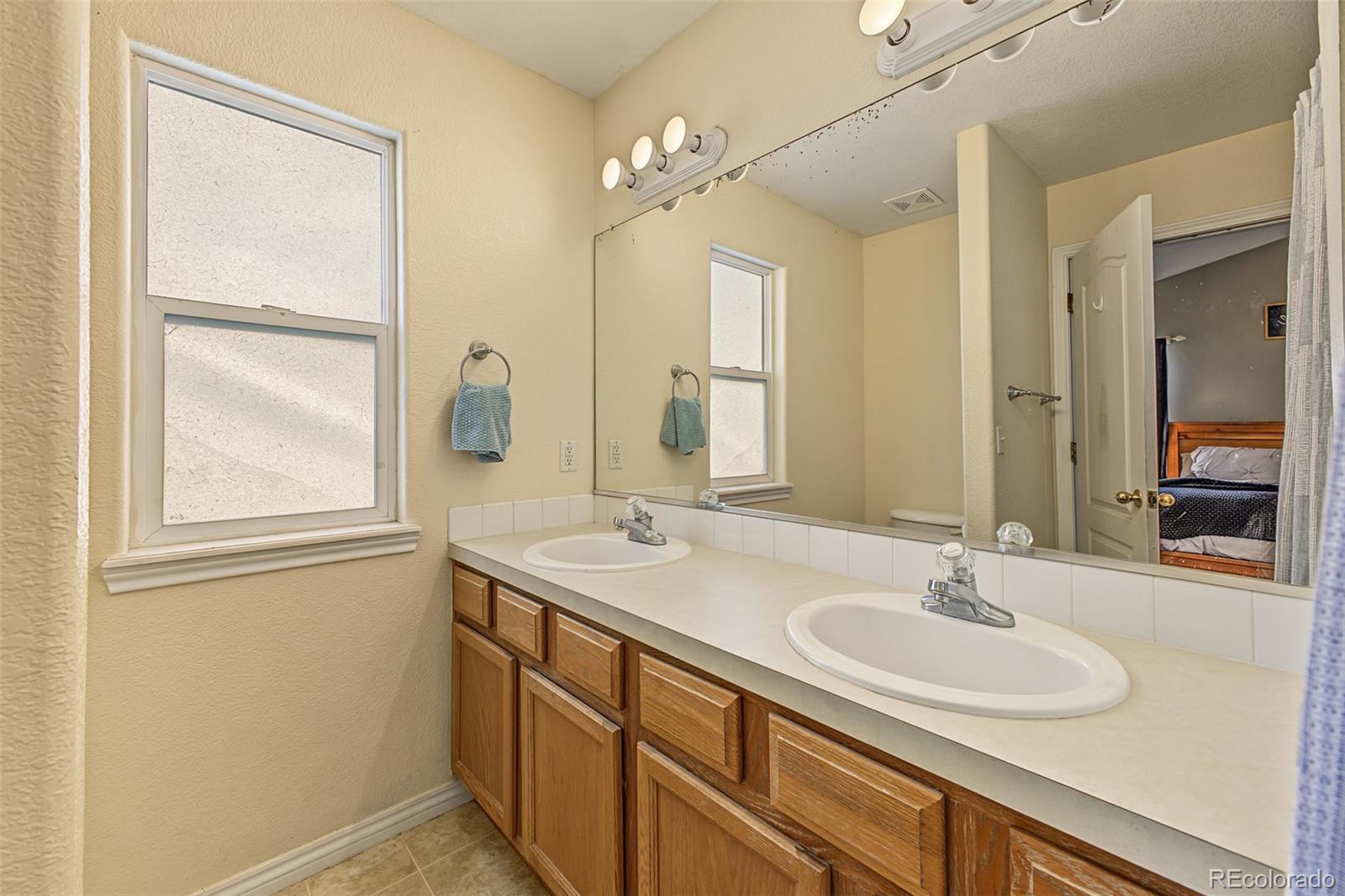 MLS Image #13 for 18745 e linvale place,aurora, Colorado
