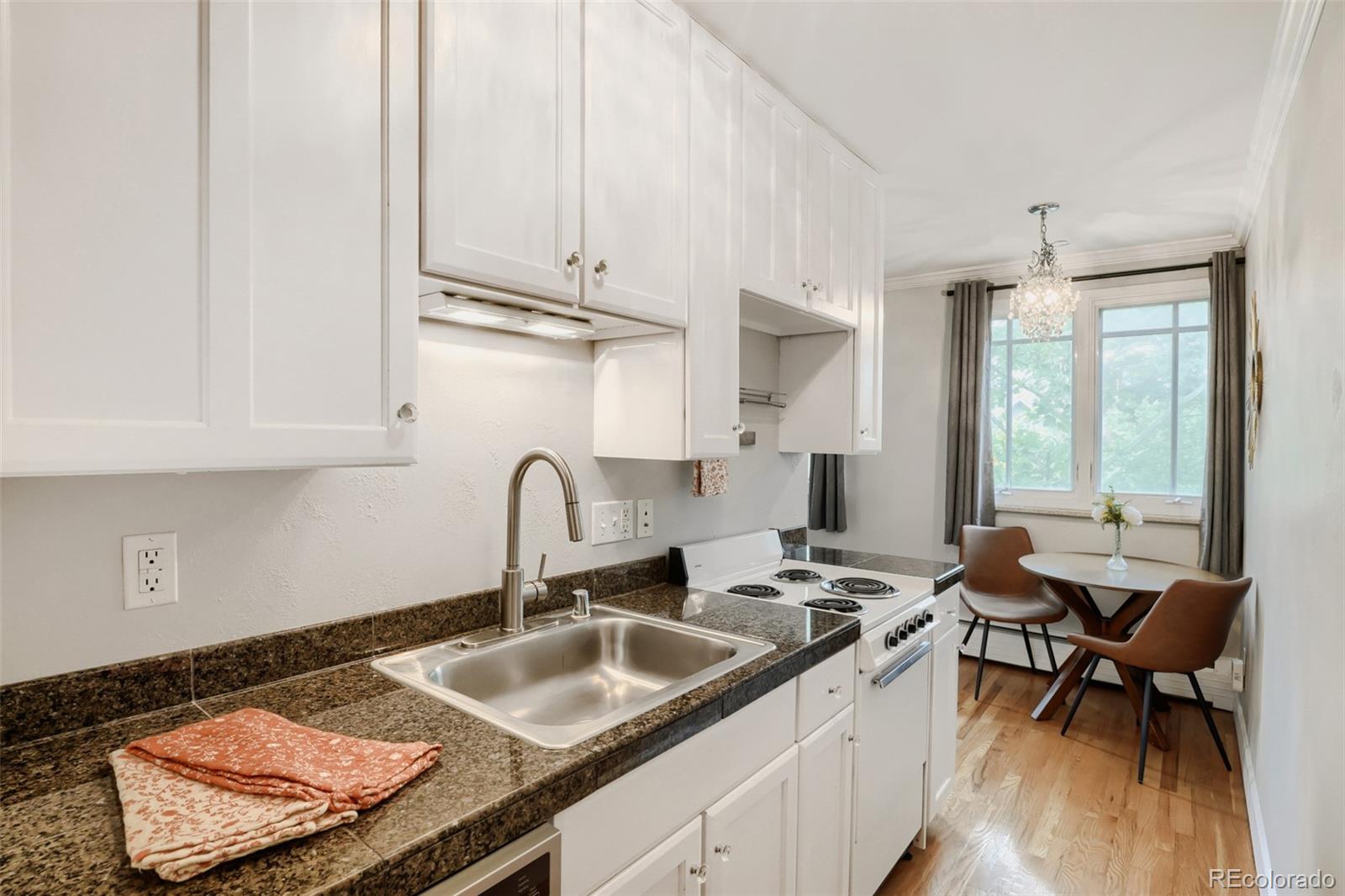 MLS Image #17 for 969 s pearl street,denver, Colorado