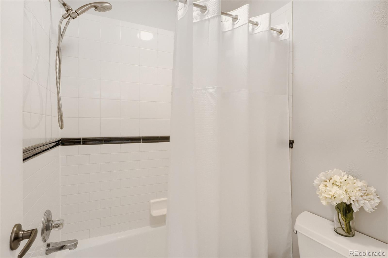 MLS Image #22 for 969 s pearl street,denver, Colorado
