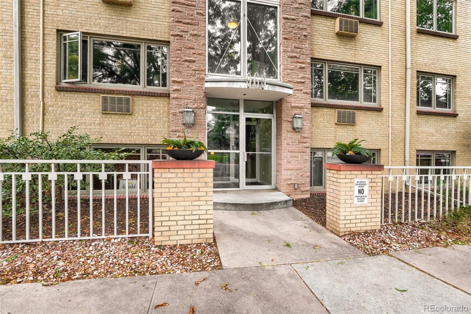 MLS Image #24 for 969 s pearl street,denver, Colorado