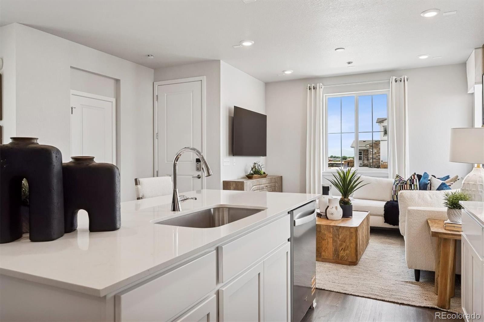 MLS Image #11 for 4553 n versailles street,aurora, Colorado