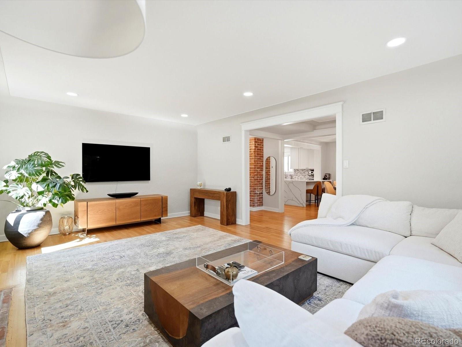 MLS Image #15 for 2335  kearney street,denver, Colorado