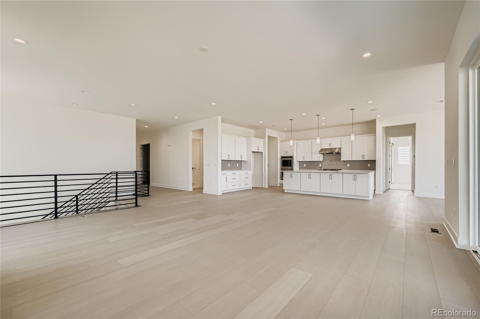 MLS Image #2 for 8134 s bersshine street,aurora, Colorado