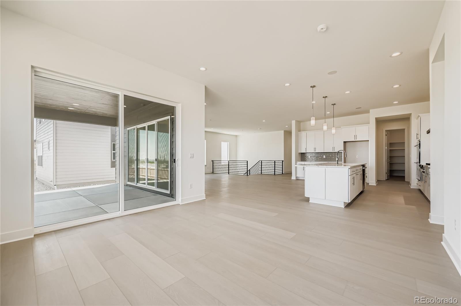 MLS Image #3 for 8134 s bersshine street,aurora, Colorado