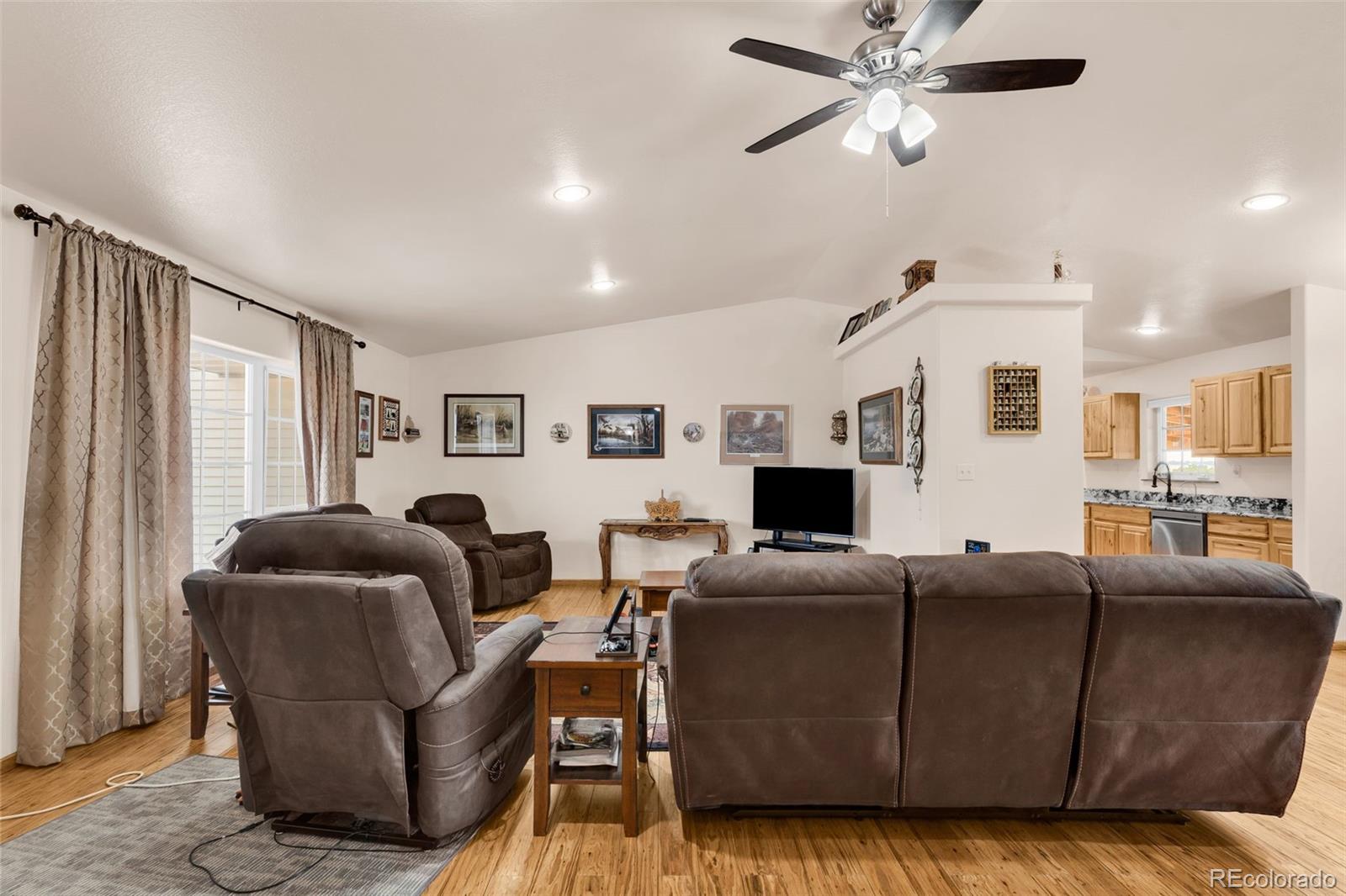 MLS Image #11 for 1407  top notch trail,penrose, Colorado