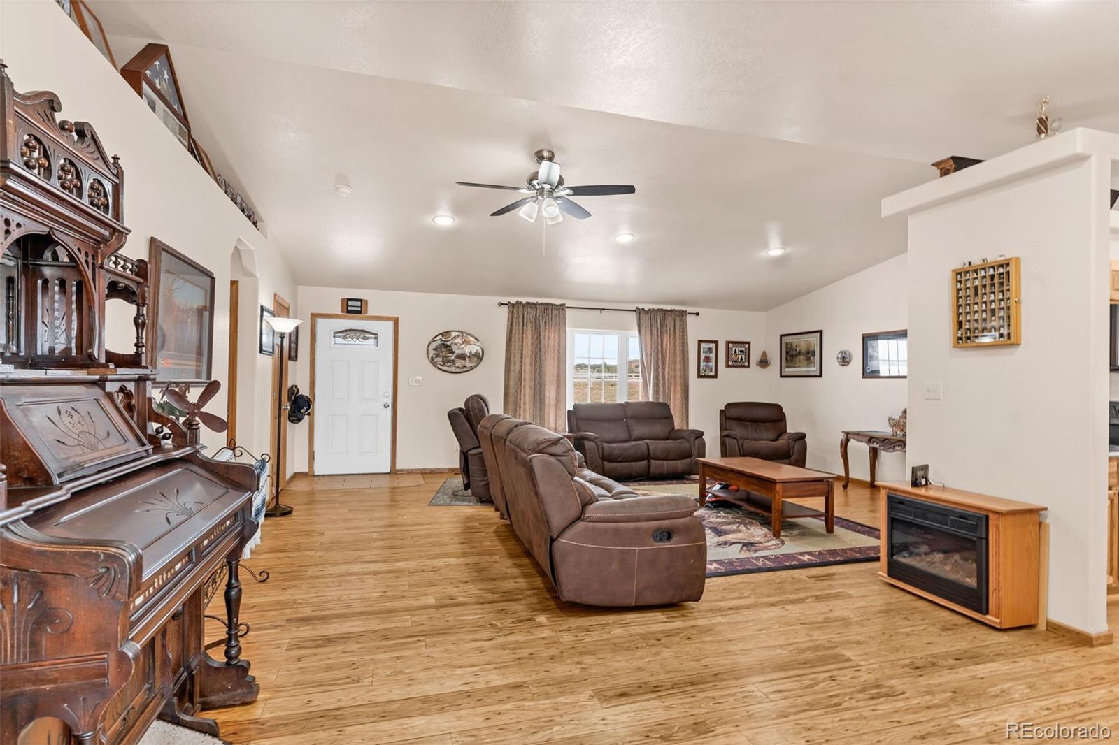 MLS Image #12 for 1407  top notch trail,penrose, Colorado