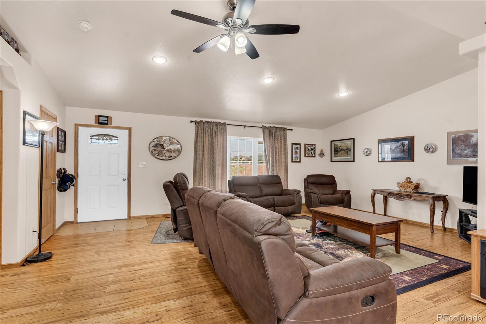 MLS Image #13 for 1407  top notch trail,penrose, Colorado