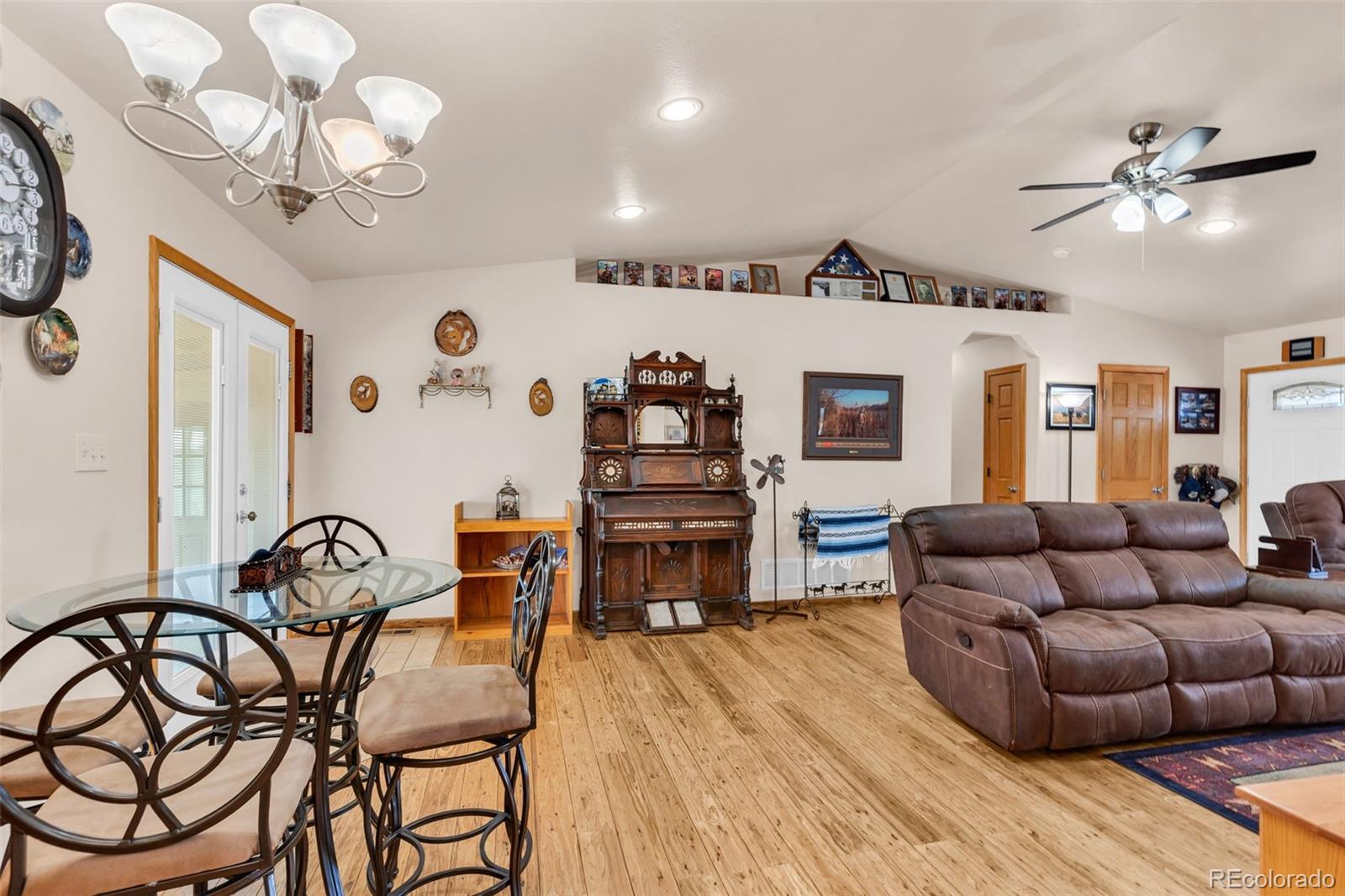 MLS Image #14 for 1407  top notch trail,penrose, Colorado