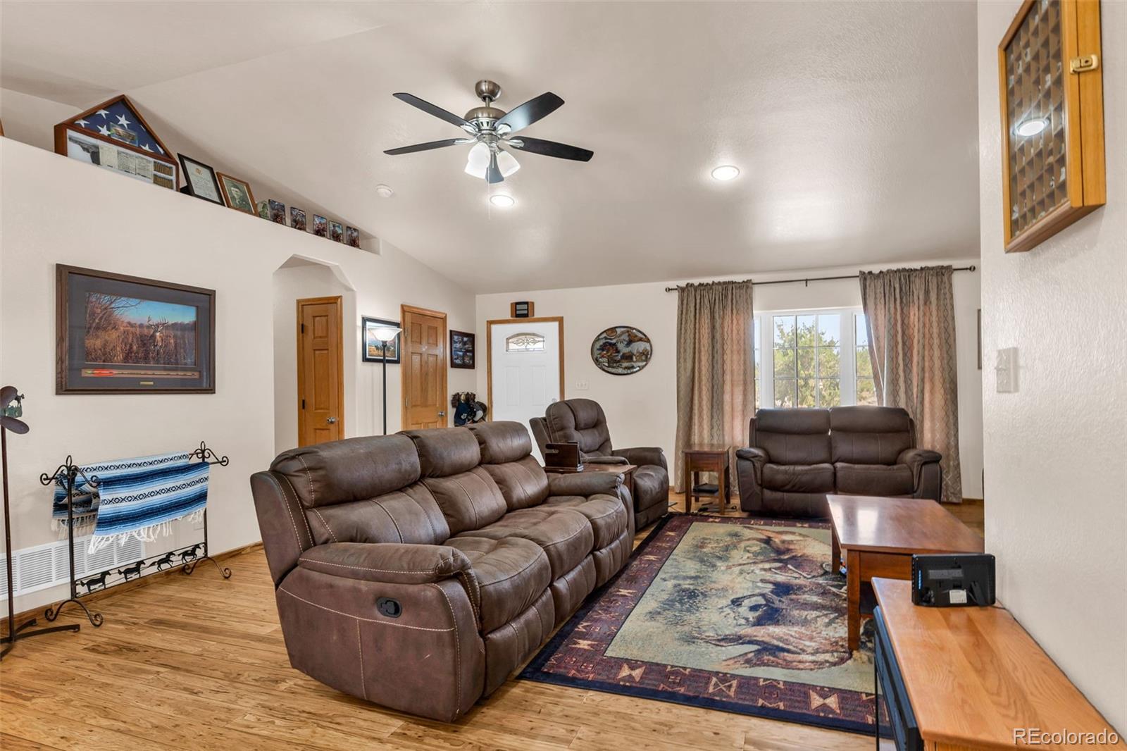 MLS Image #15 for 1407  top notch trail,penrose, Colorado