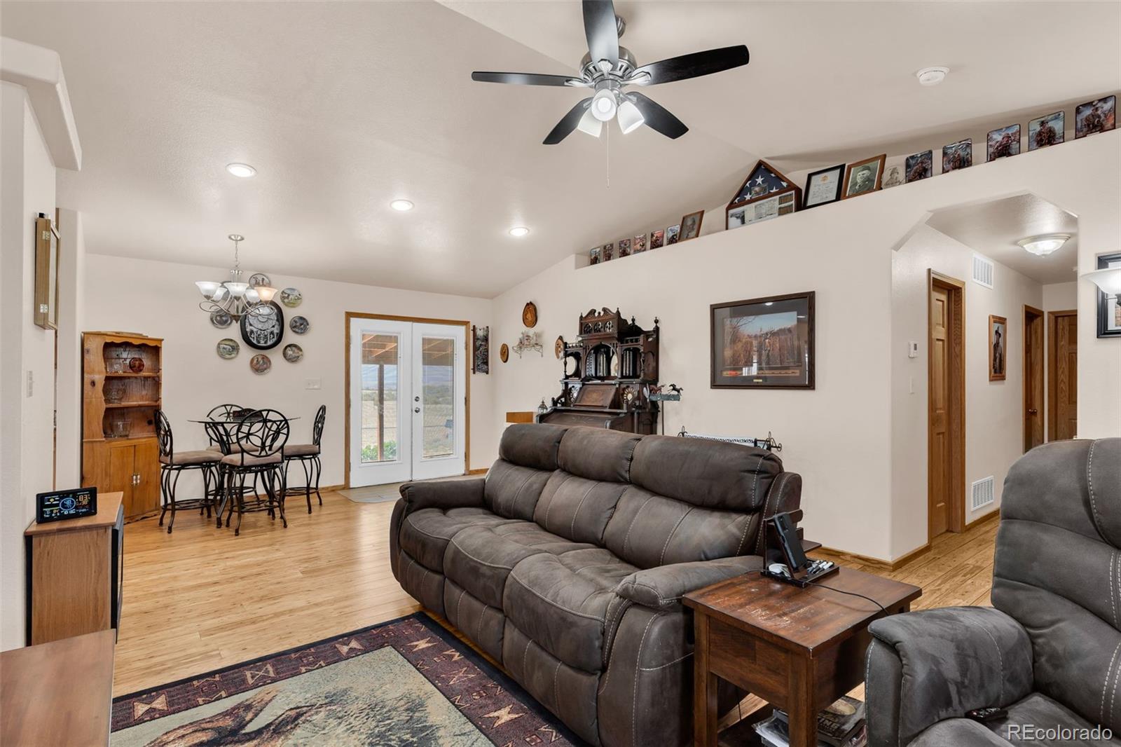 MLS Image #17 for 1407  top notch trail,penrose, Colorado