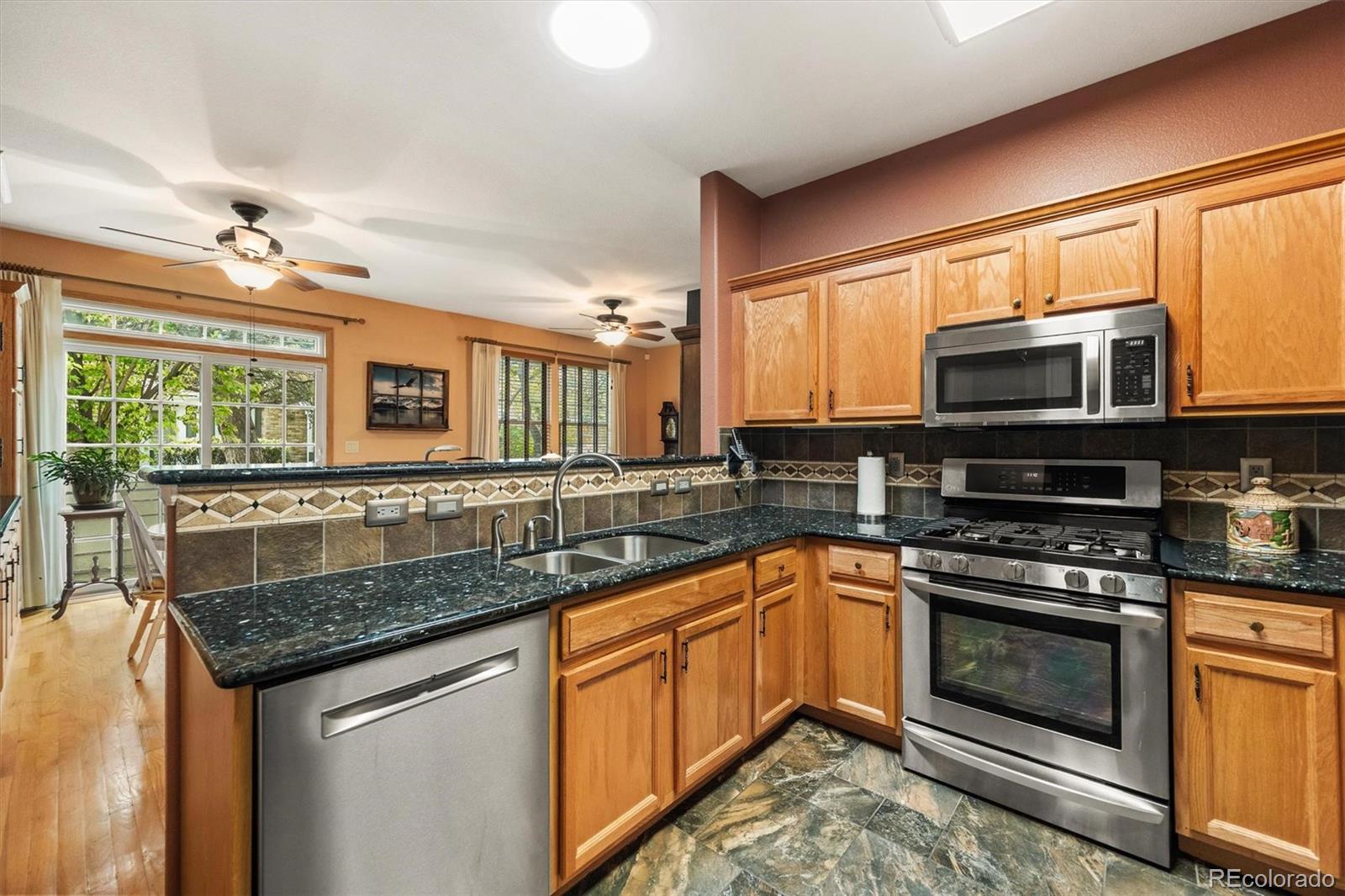MLS Image #10 for 927 s evanston circle,aurora, Colorado