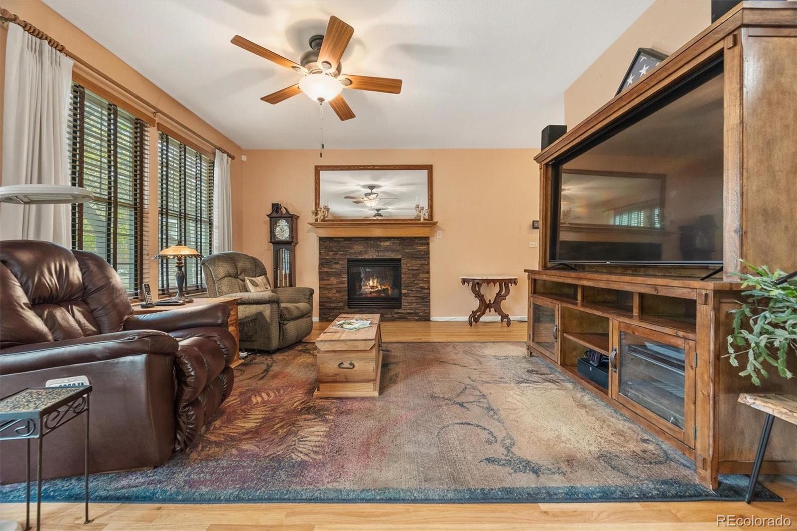 MLS Image #4 for 927 s evanston circle,aurora, Colorado