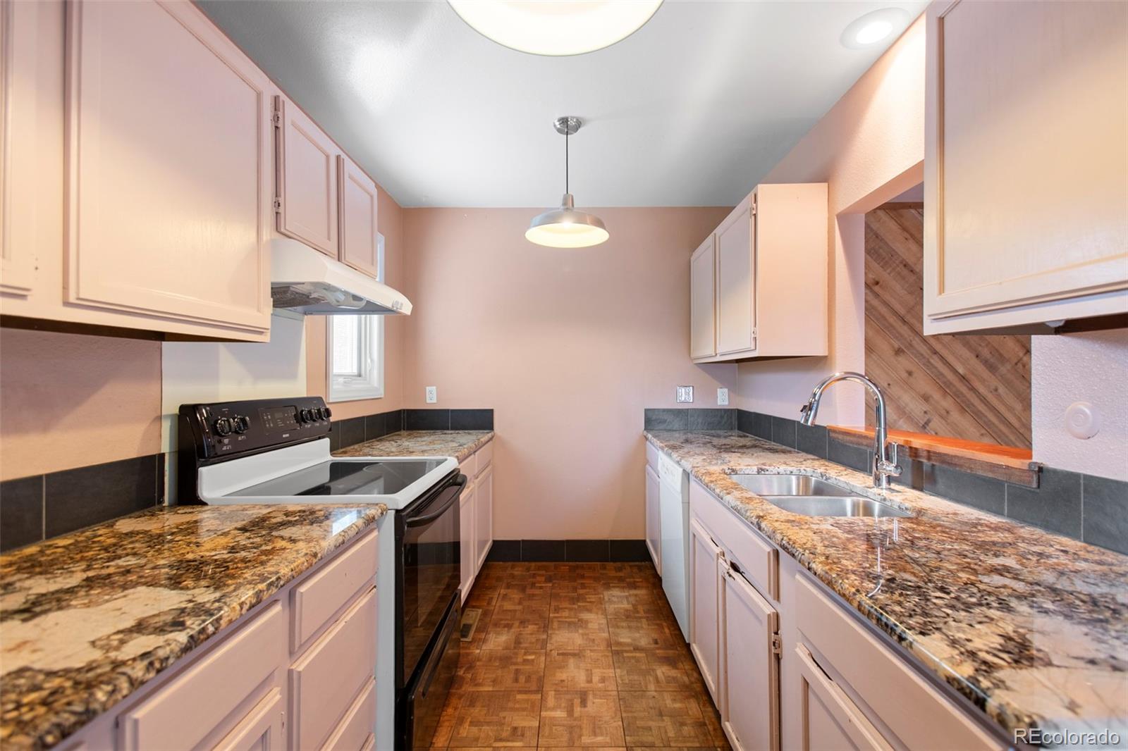 MLS Image #5 for 1151 s yosemite way 26,denver, Colorado