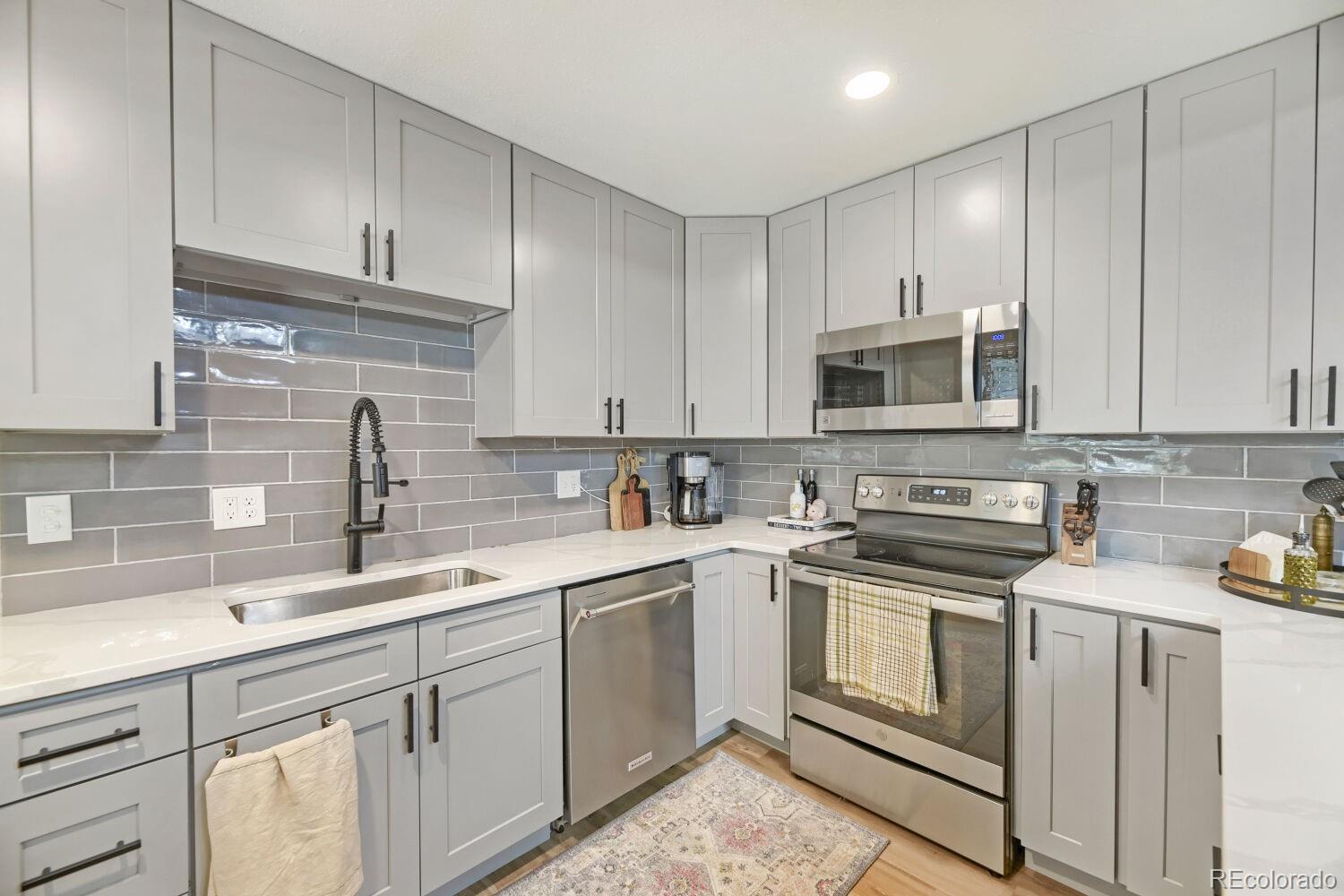MLS Image #4 for 3325 w arlington avenue,littleton, Colorado
