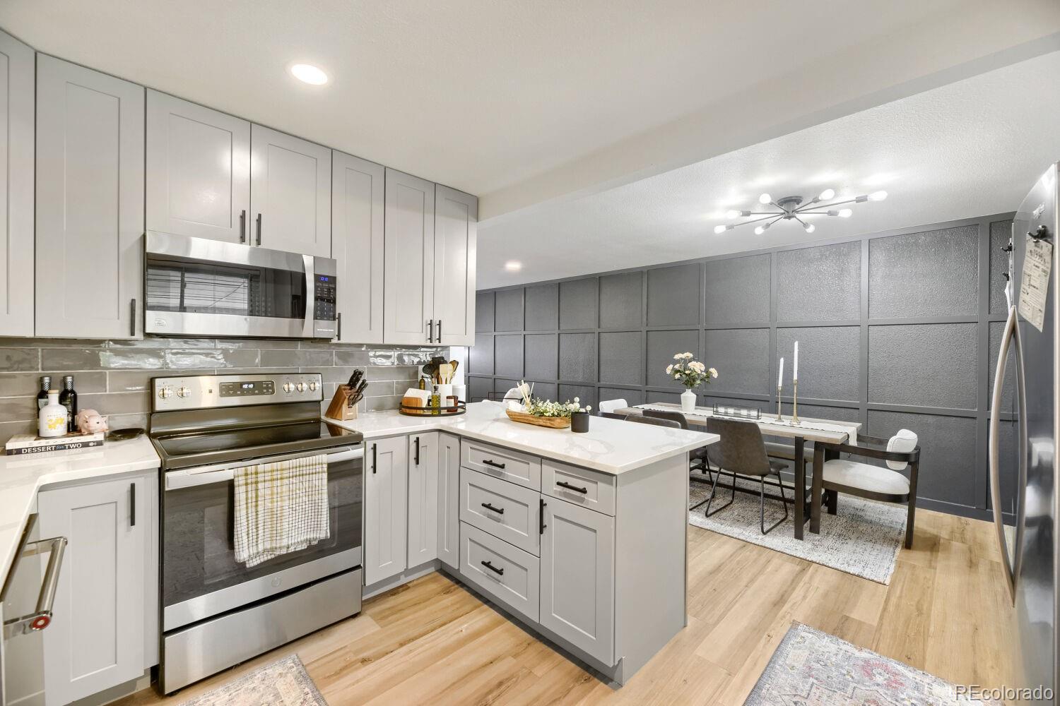 MLS Image #5 for 3325 w arlington avenue,littleton, Colorado