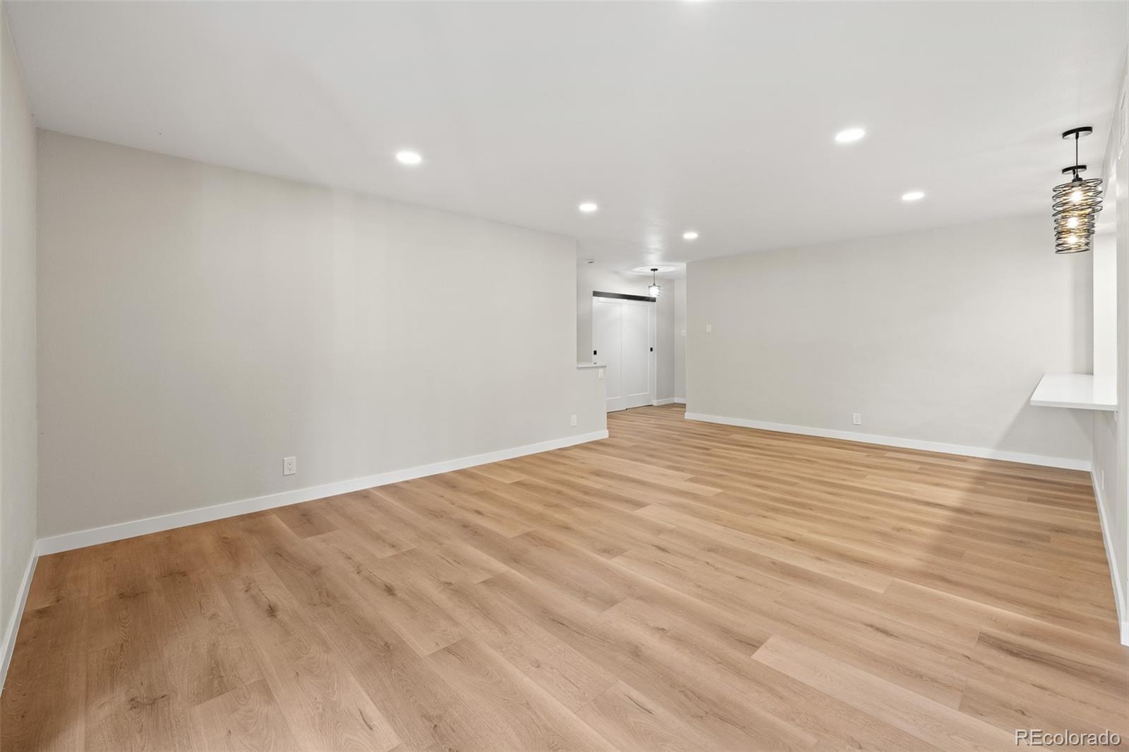 MLS Image #10 for 460 s marion parkway 254,denver, Colorado