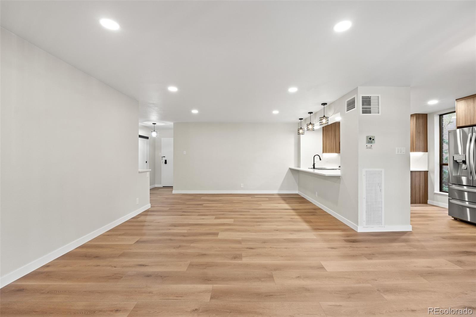 MLS Image #11 for 460 s marion parkway 254,denver, Colorado