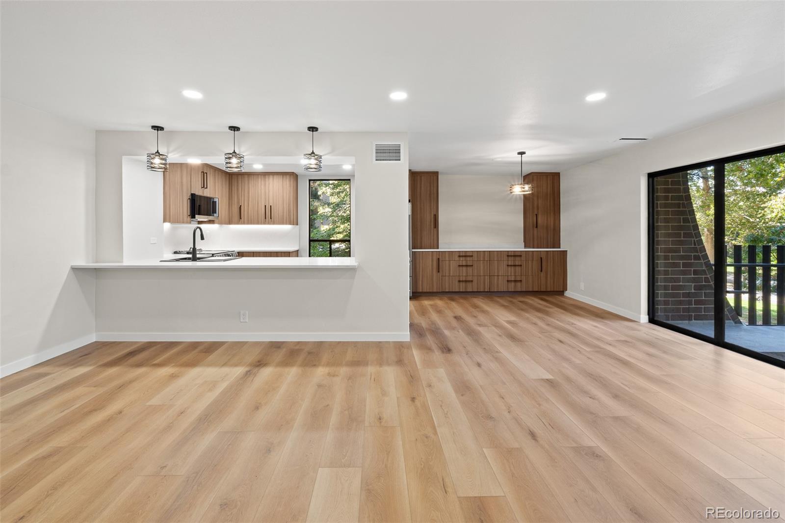 MLS Image #15 for 460 s marion parkway 254,denver, Colorado