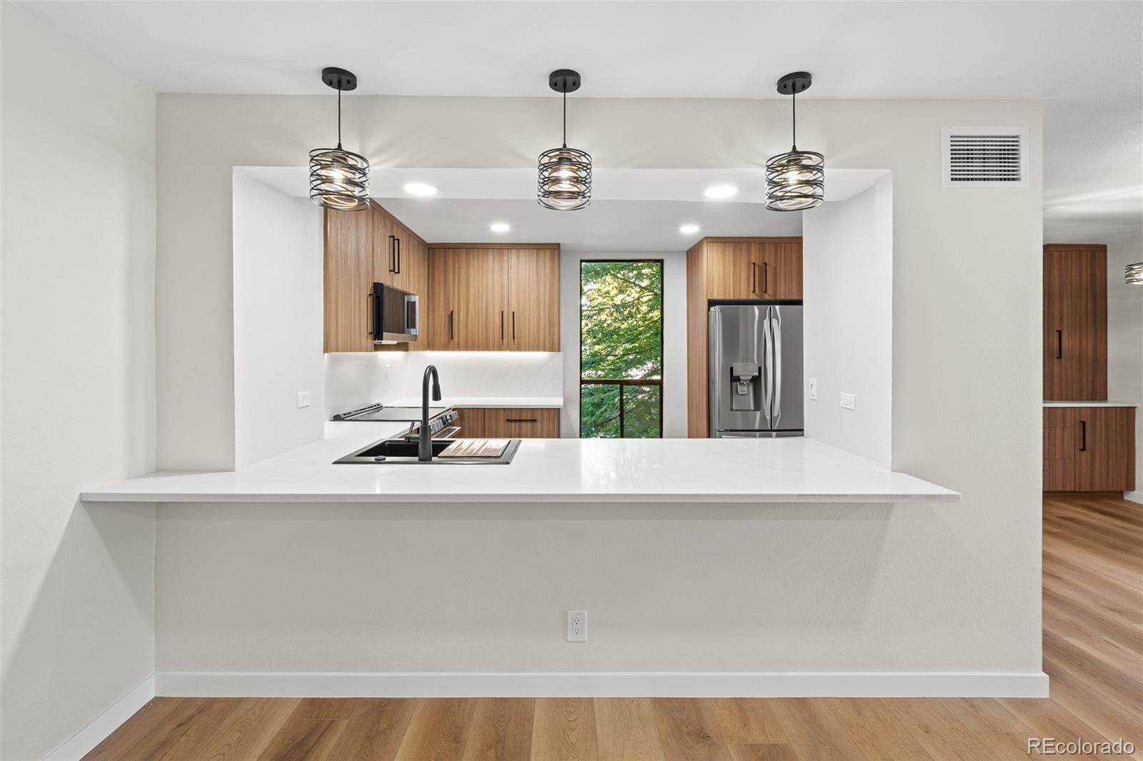 MLS Image #16 for 460 s marion parkway 254,denver, Colorado