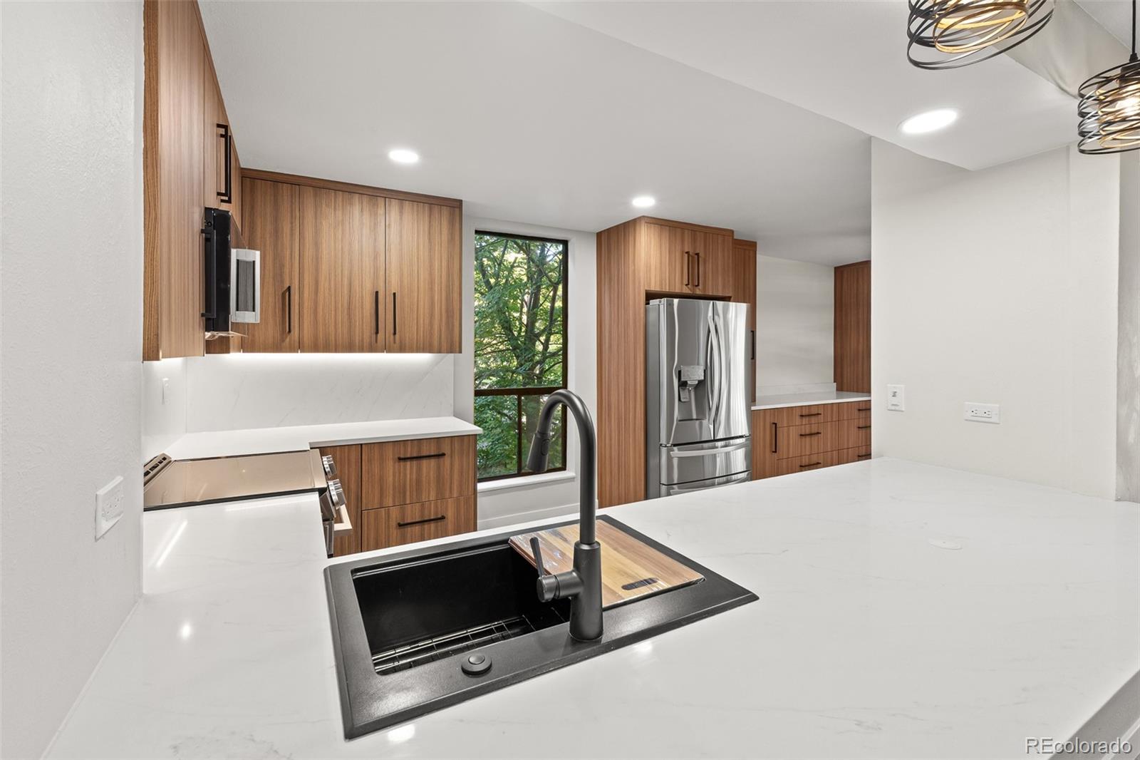 MLS Image #17 for 460 s marion parkway 254,denver, Colorado