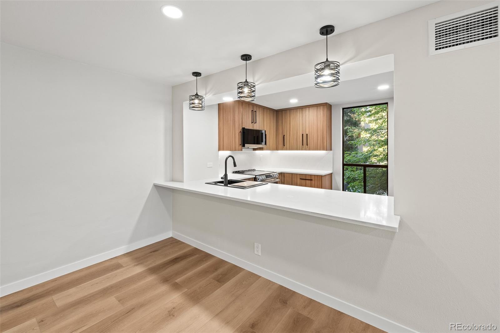 MLS Image #19 for 460 s marion parkway 254,denver, Colorado