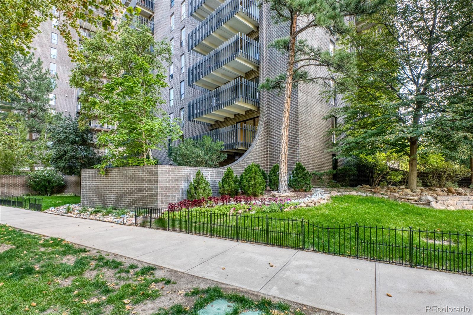 MLS Image #2 for 460 s marion parkway 254,denver, Colorado